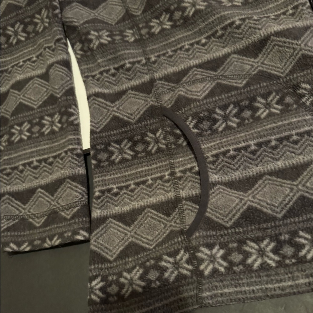 Women’s Woolrich Gray Patterned Sweater Jacket - image 5